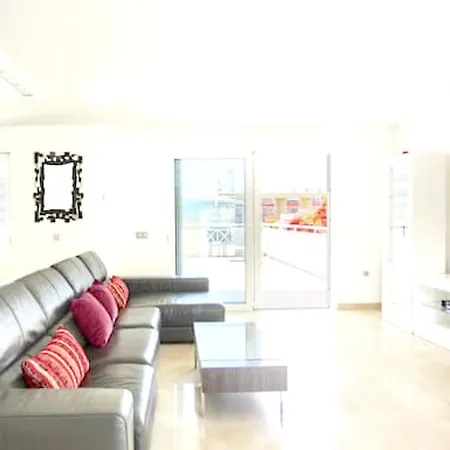 ヴィラ 4 Bedrooms Villa With City View Private Pool And Jacuzzy At Costa Adeje 2 Km Away From The Beach アデヘ