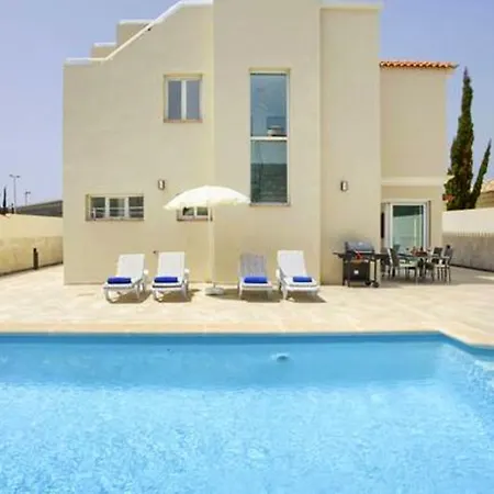 4 Bedrooms Villa With City View Private Pool And Jacuzzy At Costa Adeje 2 Km Away From The Beach * أذيخي